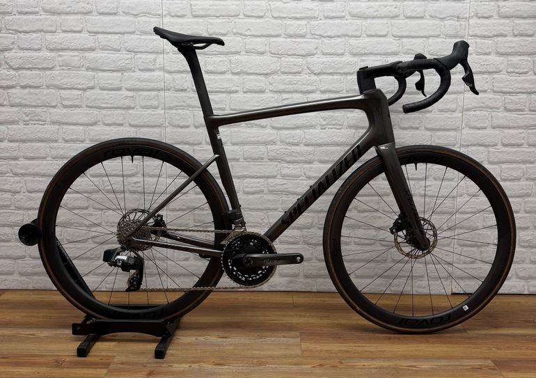 Used Specialized Tarmac SL8 Expert - SRAM Rival AXS 2024 2024 Road & Gravel, Light Gray — image 1 of 6