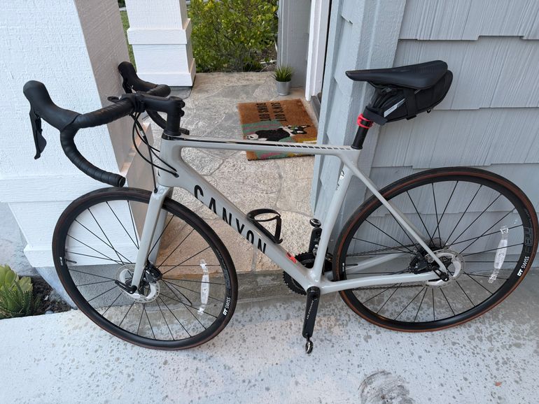 Used Canyon Endurace CF SL 8 Disc 2022 2022 Road & Gravel, Light Gray — image 2 of 8
