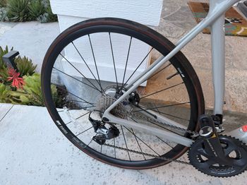 Used Canyon Endurace CF SL 8 Disc 2022 2022 Road & Gravel, Light Gray — image 6 of 8