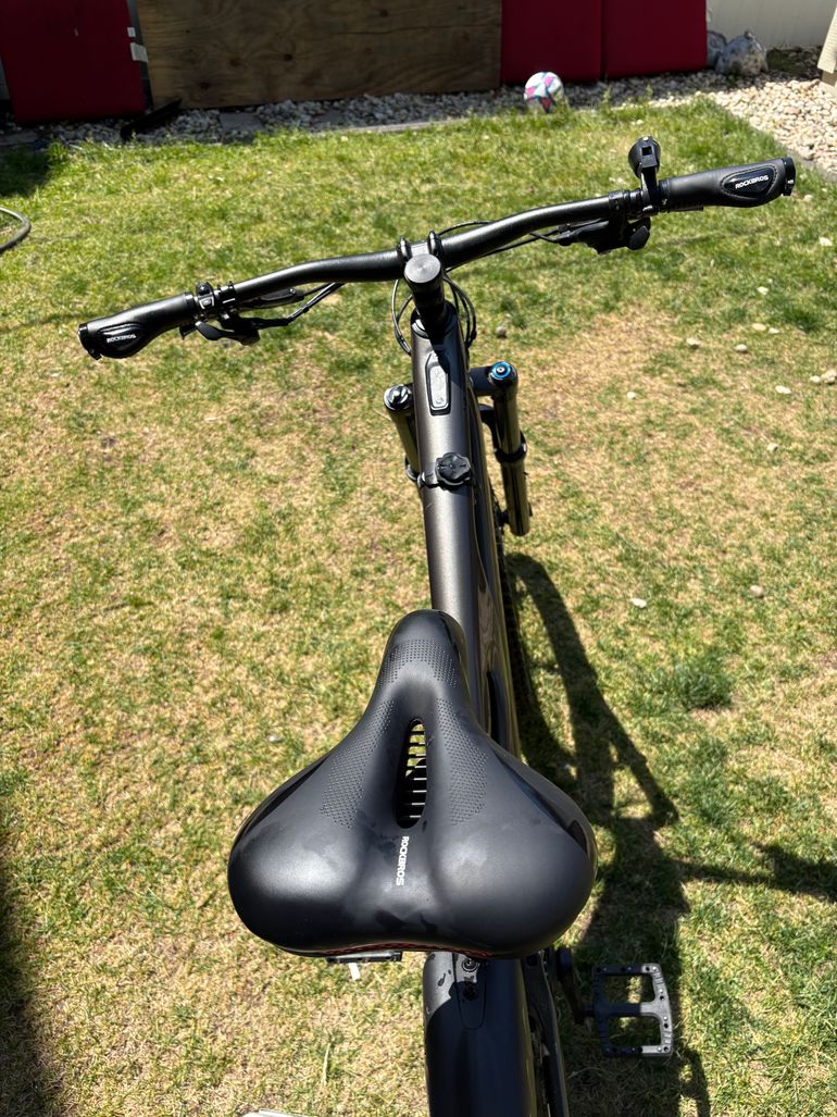 Used Specialized Turbo Levo 3 Carbon 2023 2023 Mountainbike, Light Gray, 29, 27.5 — image 2 of 5