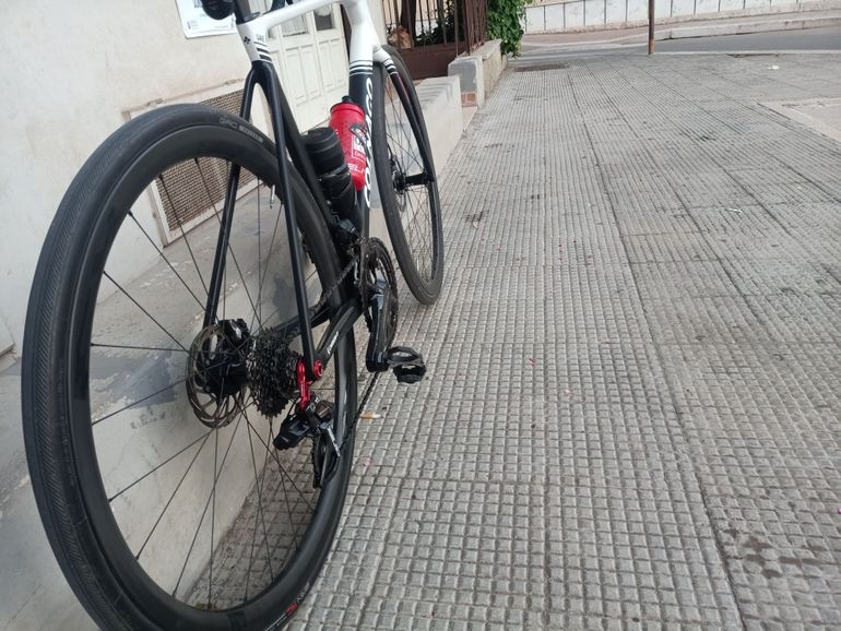 Used Colnago Uae Team Frameset 2025 Road & Gravel, Negro — image 2 of 3