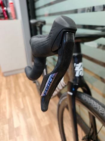 Used Factor Ostro SRAM Force eTap AXS 2025 Road & Gravel, Negro — image 6 of 7