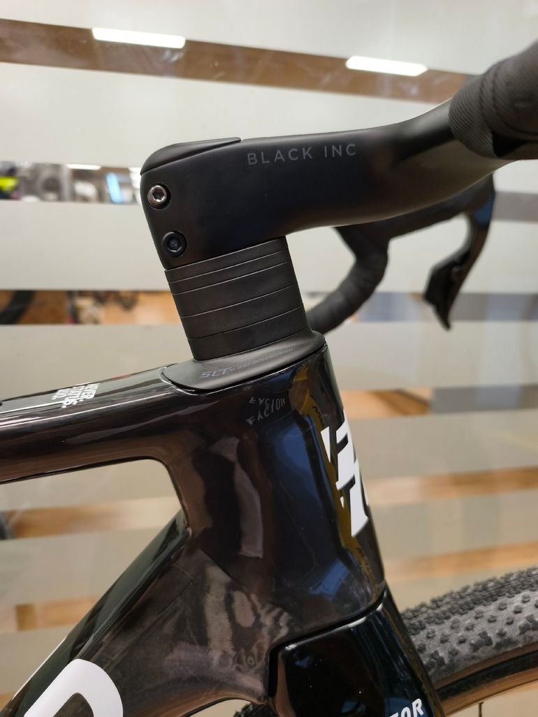 Used Factor Ostro SRAM Force eTap AXS 2025 Road & Gravel, Negro — image 4 of 7