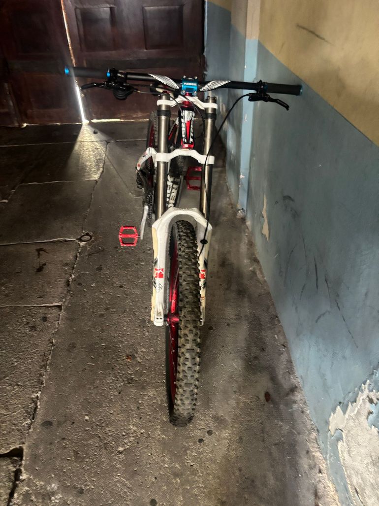 Used Trek Session 8 2025 2025 Mountainbike — image 1 of 6