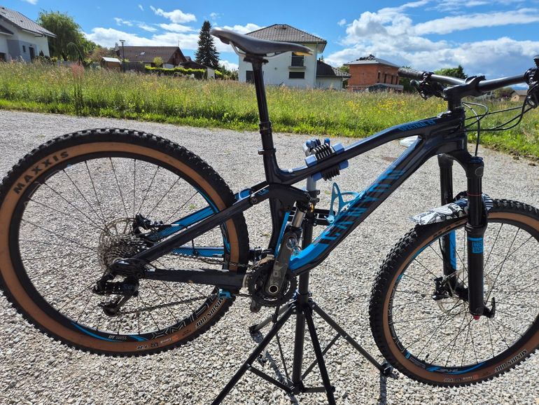 Used Canyon Canyon Spectral CF 8.0 2015 Mountainbike, Blue — image 2 of 4