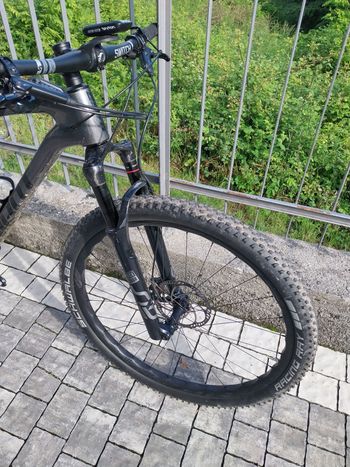 Used Giant Giant XTC SL 2023 Mountainbike, Black — image 3 of 5