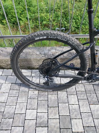 Used Giant Giant XTC SL 2023 Mountainbike, Black — image 4 of 5