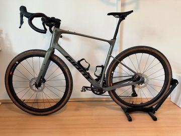 Gebrauchtes Giant Revolt Advanced 0 2025 2025 Road & Gravel, Hellgrau — Bild 2 von 7