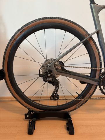 Gebrauchtes Giant Revolt Advanced 0 2025 2025 Road & Gravel, Hellgrau — Bild 7 von 7
