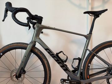 Gebrauchtes Giant Revolt Advanced 0 2025 2025 Road & Gravel, Hellgrau — Bild 4 von 7