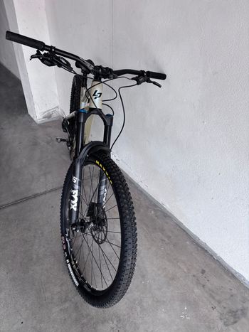 Used Lapierre Zesty AM CF 6.9 2021 2021 Mountainbike, Light Gray, 29 — image 9 of 14