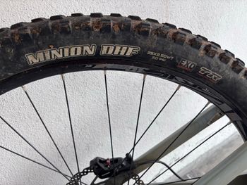 Used Lapierre Zesty AM CF 6.9 2021 2021 Mountainbike, Light Gray, 29 — image 12 of 14