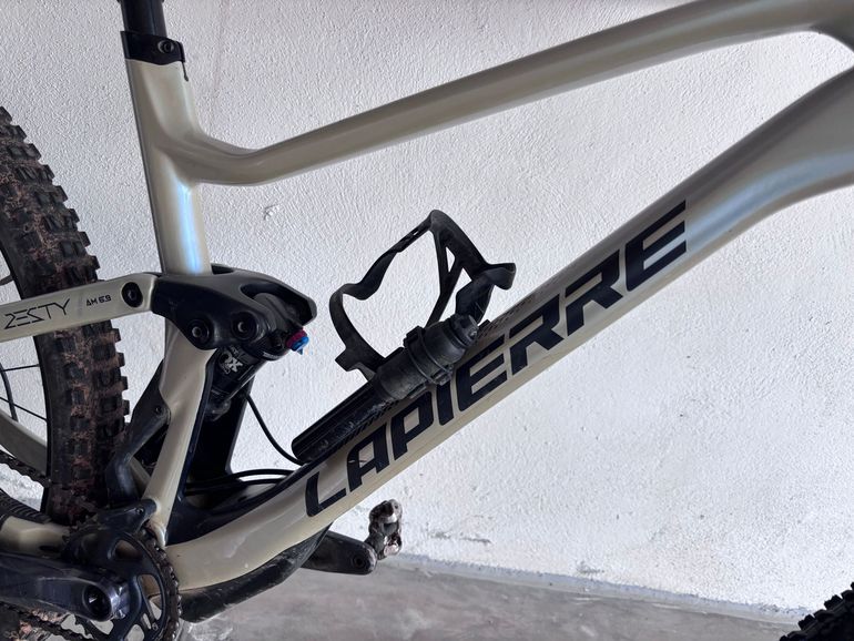Used Lapierre Zesty AM CF 6.9 2021 2021 Mountainbike, Light Gray, 29 — image 10 of 14