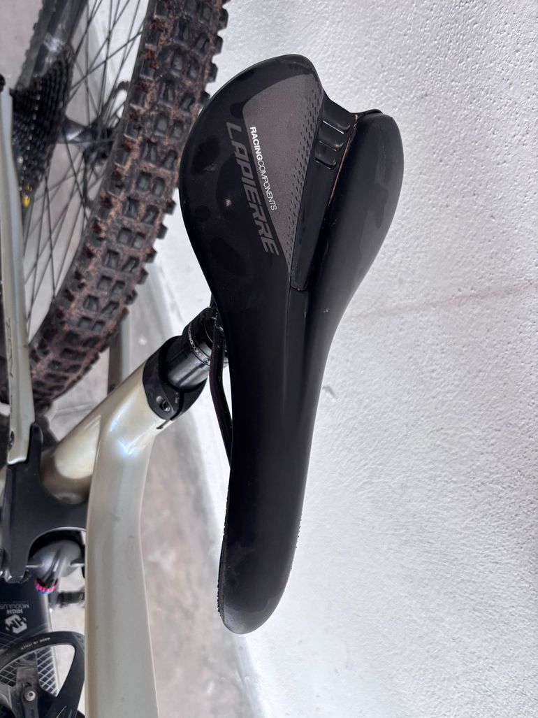 Used Lapierre Zesty AM CF 6.9 2021 2021 Mountainbike, Light Gray, 29 — image 6 of 14