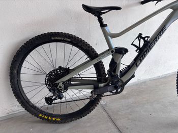 Used Lapierre Zesty AM CF 6.9 2021 2021 Mountainbike, Light Gray, 29 — image 3 of 14
