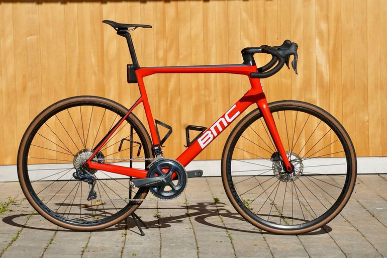 Used BMC Teammachine SLR01 DISC THREE 2019 2019 Road & Gravel — image 2 of 19