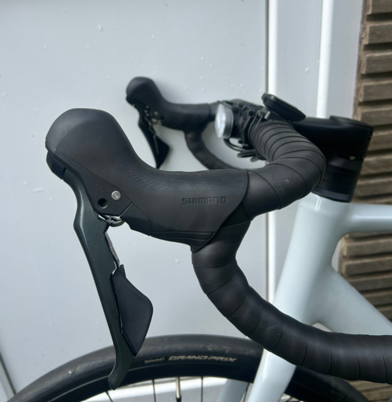 Used CUBE Attain Shimano Tiagra 2025 Road & Gravel — image 6 of 10