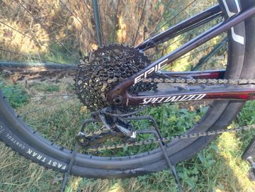 Used Specialized Epic Expert 2021 2021 Mountainbike, Red, 29 — image 3 of 5