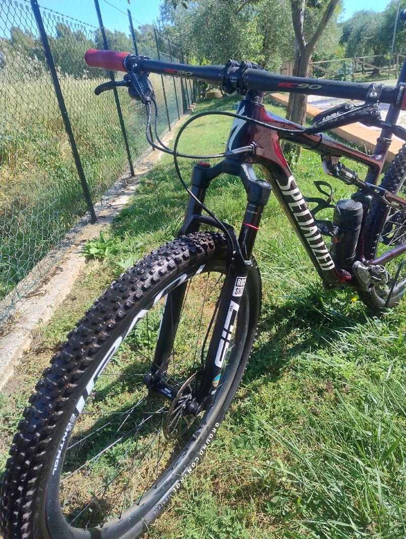 Used Specialized Epic Expert 2021 2021 Mountainbike, Red, 29 — image 4 of 5