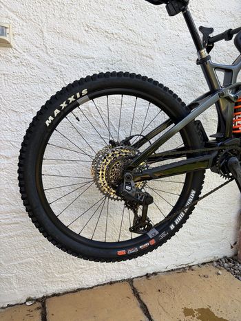 Used Trek Fuel EXe 9.7 2023 2023 Mountainbike, Light Gray — image 4 of 5