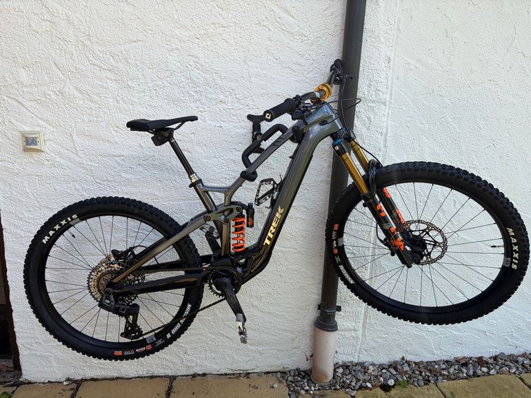 Used Trek Fuel EXe 9.7 2023 2023 Mountainbike, Light Gray — image 5 of 5
