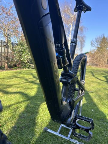 Rotwild R.E375 PRO 2022 2022 Mountainbike d'occasion — image 10 sur 12