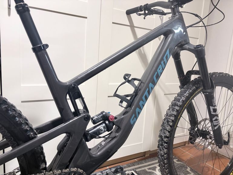 Used Santa Cruz HIGHTOWER X01 / Carbon CC / 29 2022 2022 Mountainbike, Grigio chiaro — image 1 of 8