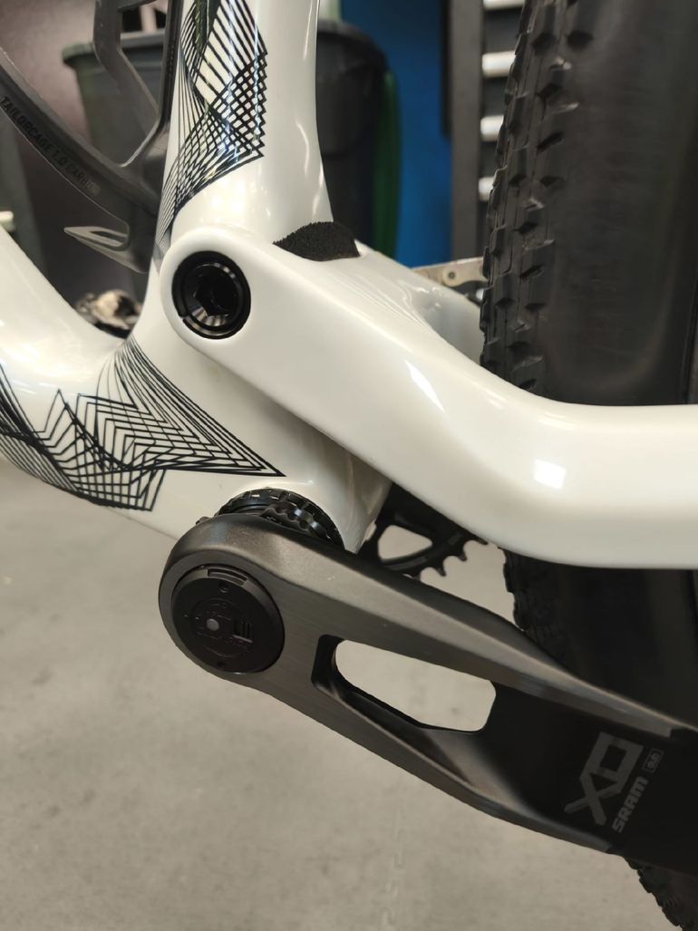 Used Orbea Oiz OMX Frameset 2025 Mountainbike, White — image 7 of 10