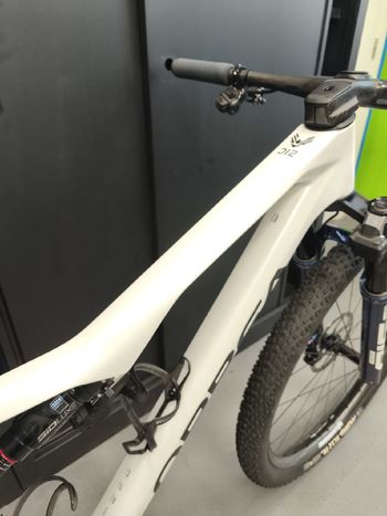 Used Orbea Oiz OMX Frameset 2025 Mountainbike, White — image 2 of 10