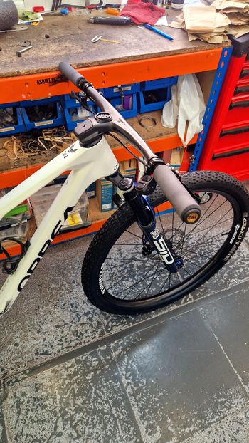 Used Orbea Orbea Oiz OMX Frameset 2025 Mountainbike, Blanco — image 2 of 6