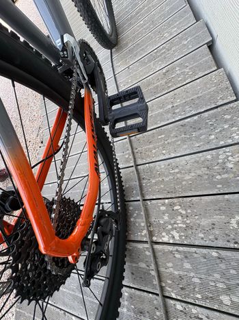 Used GT Avalanche Sport 2024 2024 Mountainbike, Light Gray, 27.5 — image 5 of 5