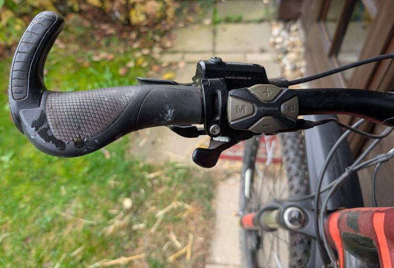 Used Giant DIRT-E+ 1 LTD 2018 Mountainbike, Red — image 2 of 12
