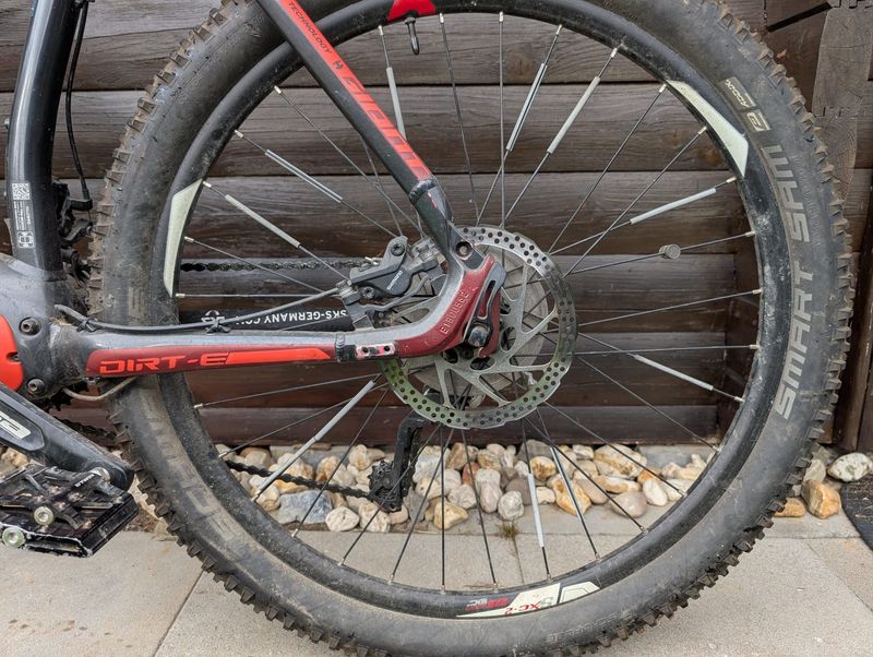 Used Giant DIRT-E+ 1 LTD 2018 Mountainbike, Red — image 4 of 12