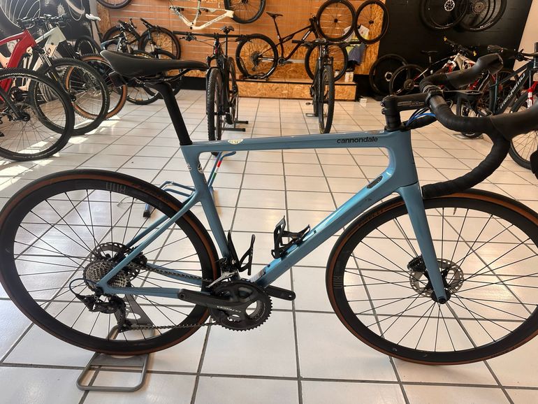 Used Cannondale SuperSix EVO Shimano Ultegra 2020 Road & Gravel — image 1 of 4