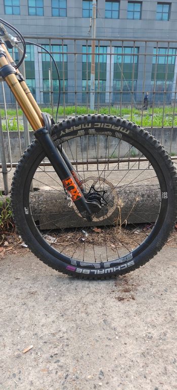 Used YT YT Custom SRAM X01 DH 2017 Mountainbike, Light Gray — image 3 of 6