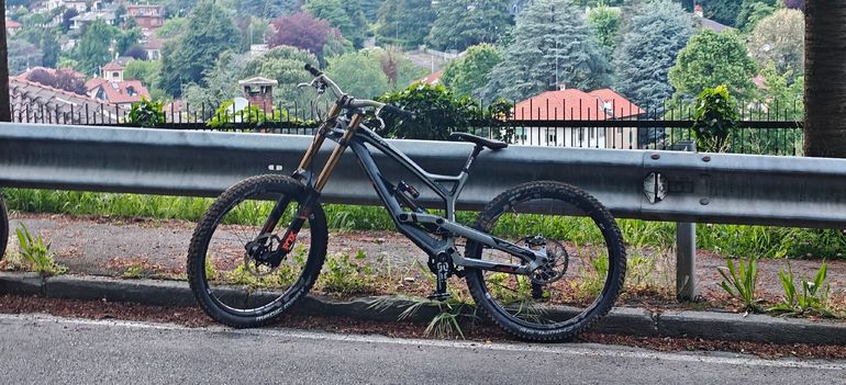 Used YT YT Custom SRAM X01 DH 2017 Mountainbike, Grigio chiaro — image 3 of 3