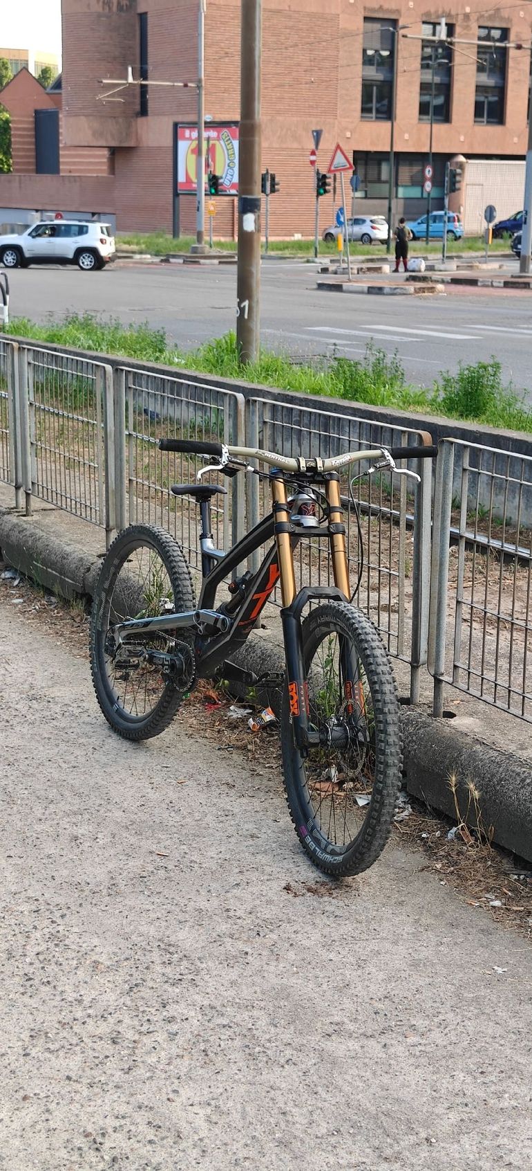 Used YT YT Custom SRAM X01 DH 2017 Mountainbike, Light Gray — image 1 of 6