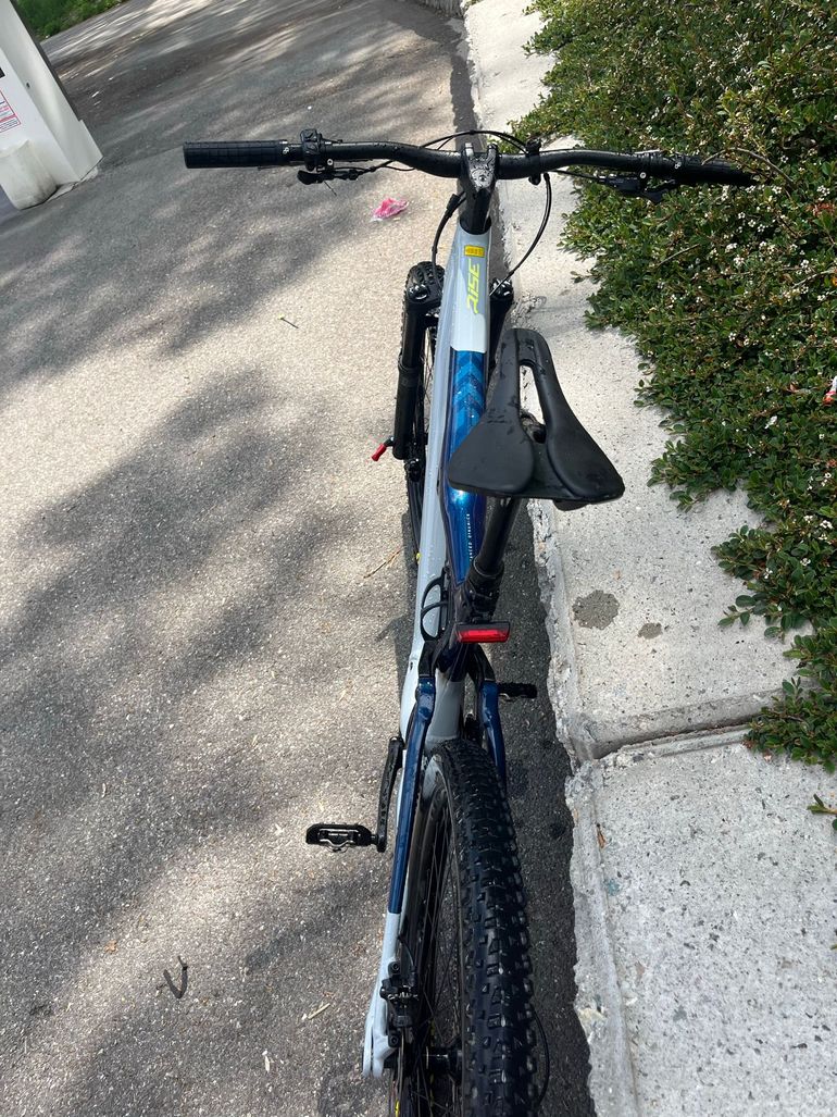 Used Orbea Rise Other Shimano - Mountainbike 2023 Mountainbike, Light Gray — image 3 of 11
