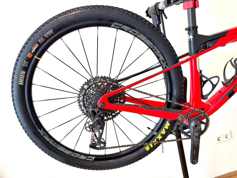 Used Trek Supercaliber 9.8 GX 2021 2021 Mountainbike, Red, 29 — image 5 of 16