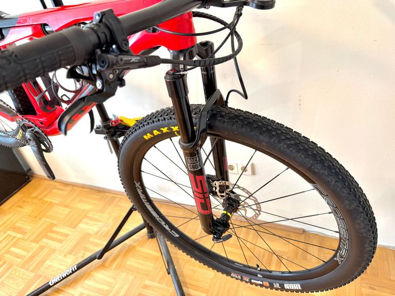 Used Trek Supercaliber 9.8 GX 2021 2021 Mountainbike, Red, 29 — image 4 of 16