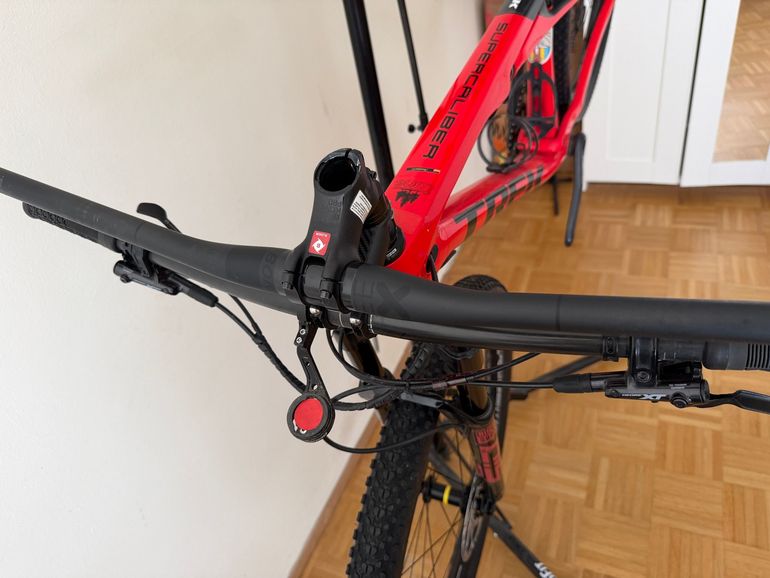 Used Trek Supercaliber 9.8 GX 2021 2021 Mountainbike, Red, 29 — image 16 of 16