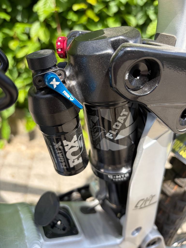 Used Conway Xyron S 5.9 Full Suspension 2024 2024 Mountainbike, Gris claro — image 6 of 8