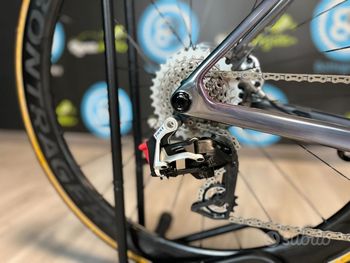 Used Trek Trek Madone SLR 9 Project One Interstellar - Taglia M 2026 Road & Gravel, Blue — image 4 of 17