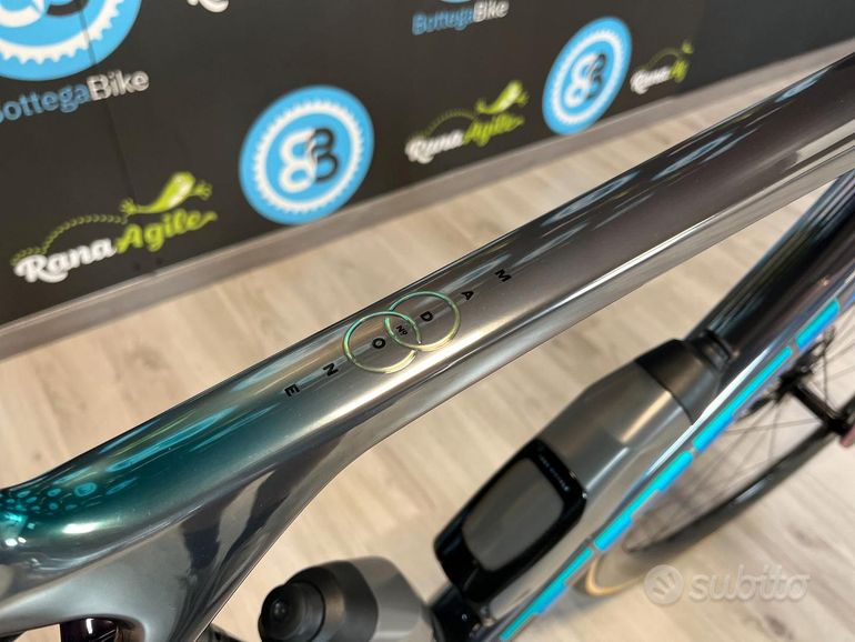 Used Trek Trek Madone SLR 9 Project One Interstellar - Taglia M 2026 Road & Gravel, Blue — image 7 of 17