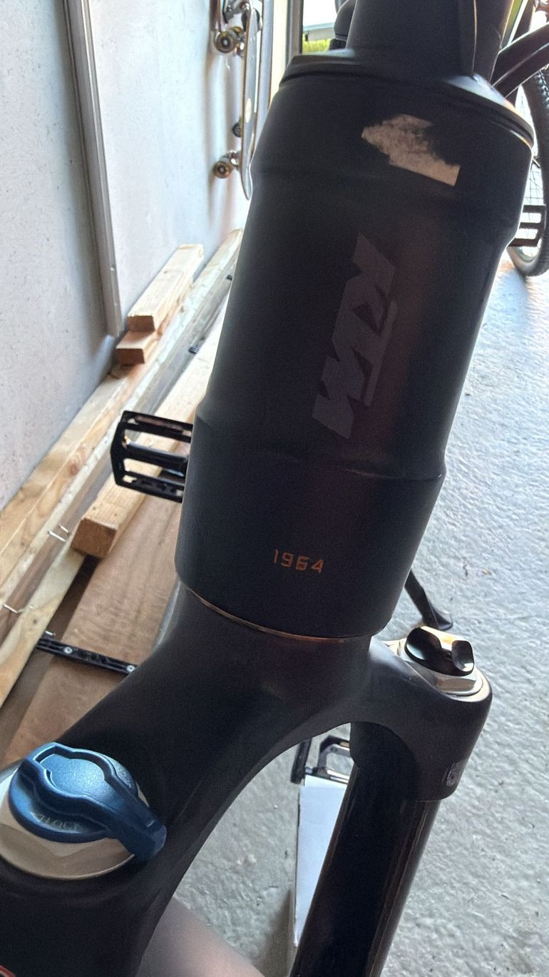 Used KTM Macina Shimano Deore XT 2023 Mountainbike, Black, 29 — image 15 of 17