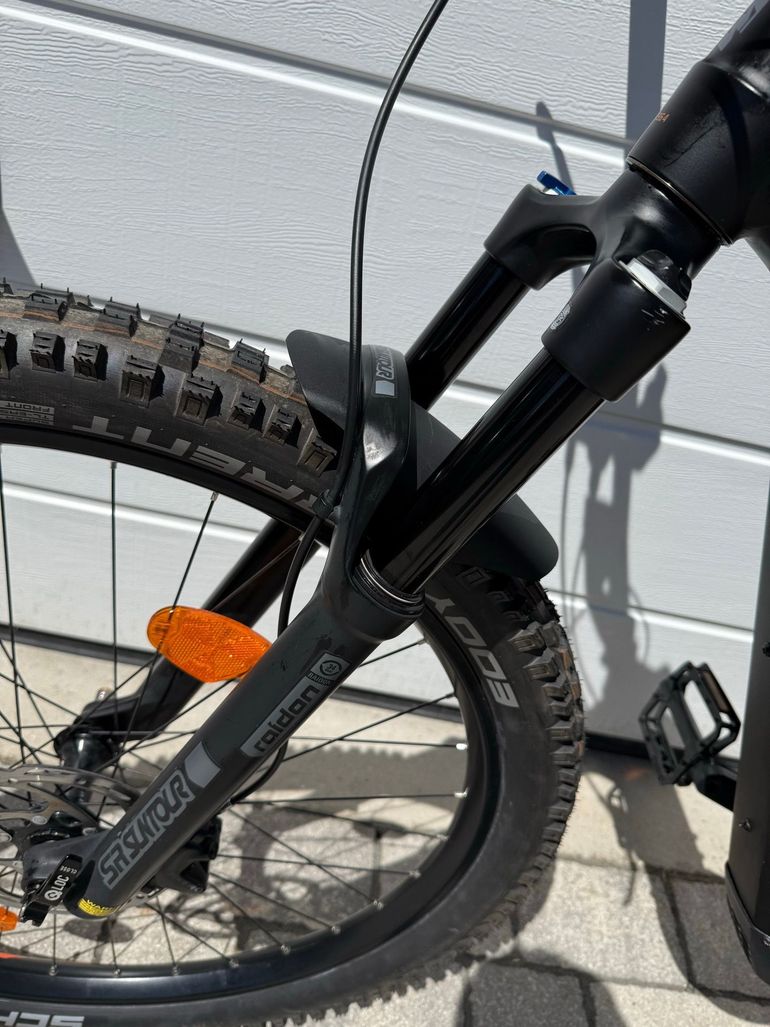 Used KTM Macina Shimano Deore XT 2023 Mountainbike, Black, 29 — image 6 of 17
