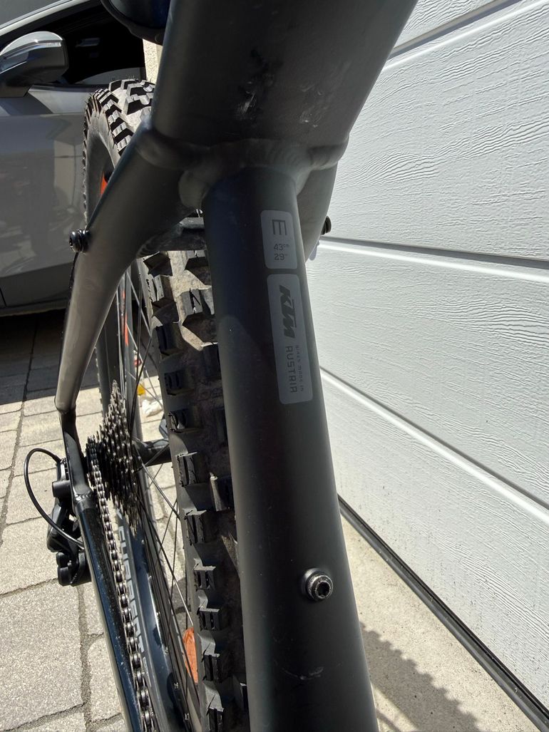 Used KTM Macina Shimano Deore XT 2023 Mountainbike, Black, 29 — image 12 of 17
