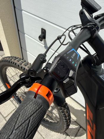 Used KTM Macina Shimano Deore XT 2023 Mountainbike, Black, 29 — image 5 of 17