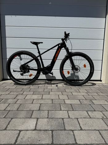 Used KTM Macina Shimano Deore XT 2023 Mountainbike, Black, 29 — image 8 of 17