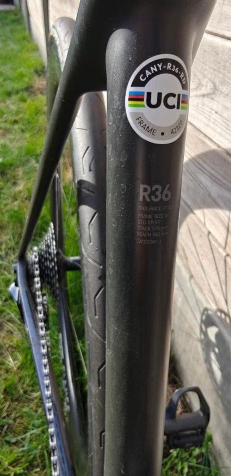 Used Canyon Endurace CF SLX 9 Di2 2023 2023 Road & Gravel, Negro — image 6 of 7